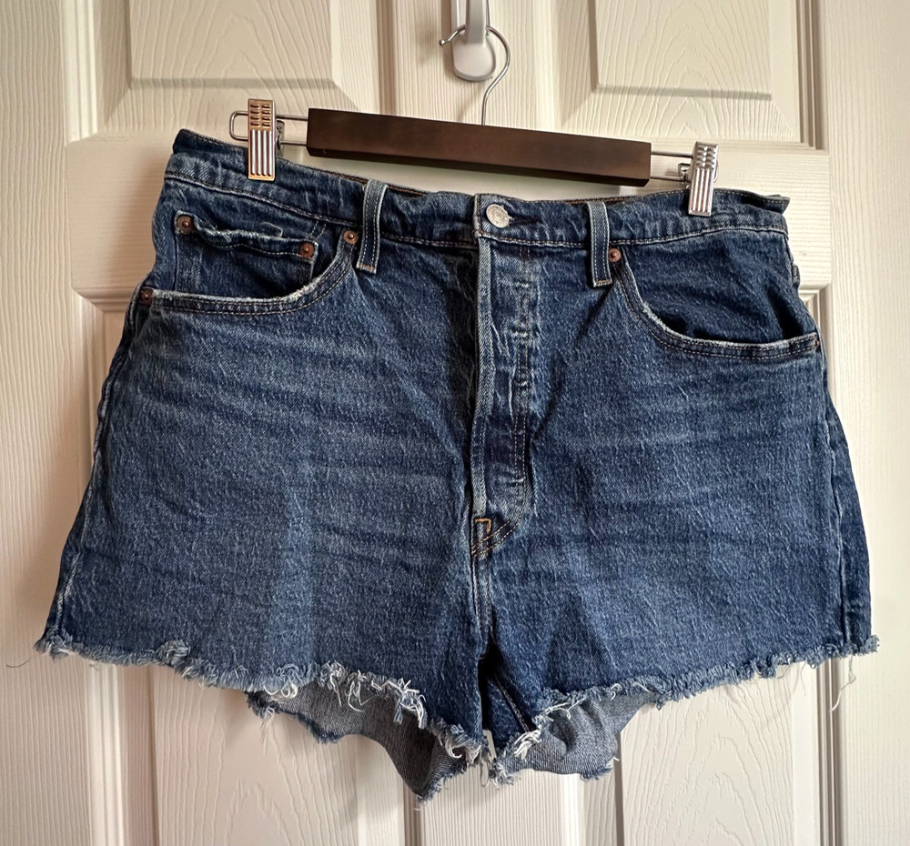 Levis 501 Womens 33 Cut Off Denim Button Fly Jean Shorts Frayed Hem High Rise